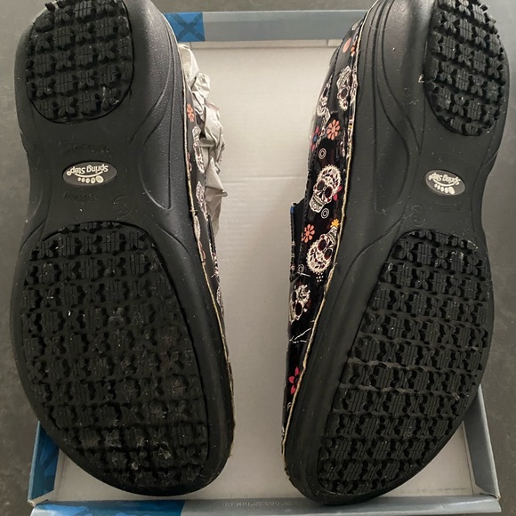 Spring Step Professional Ferrara Skull Clogs - Picture 5 of 7